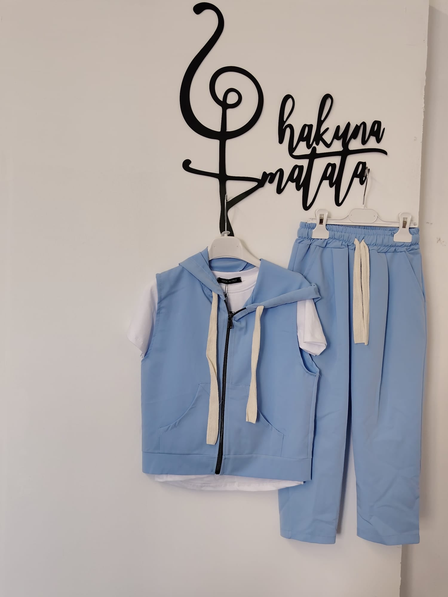 COMPLETO TRE PEZZI AZZURRO