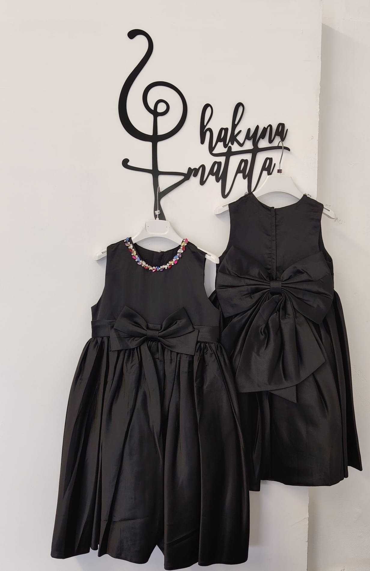 VESTITO FIOCCO NERO